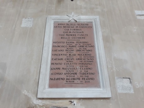 Lapide commemorativa ufficiali medici -  Chiesa di S. Giuliana di Perugia